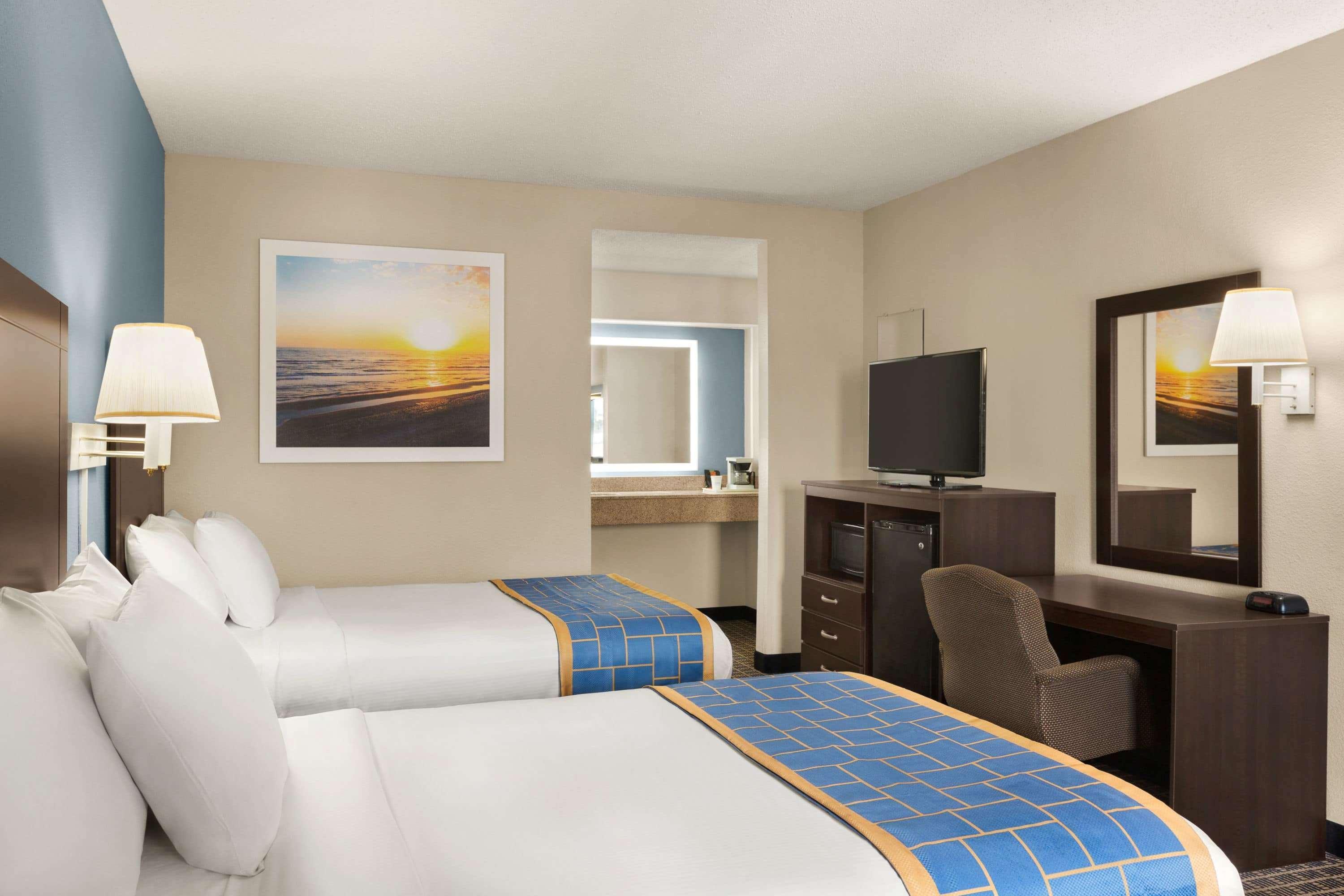 Days Inn & Suites By Wyndham Savannah Midtown מראה חיצוני תמונה